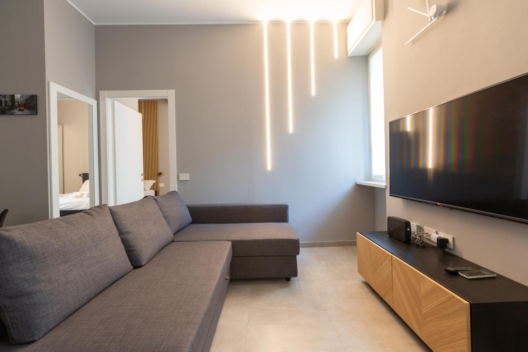 Marche Charming Flat Milan
